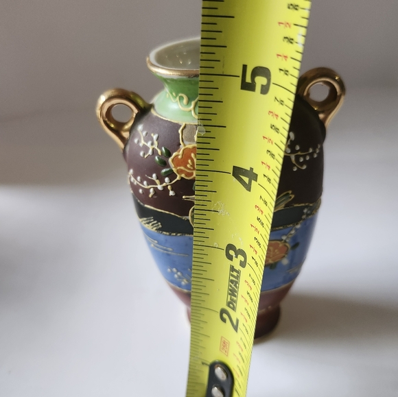 Japanese Hand Painted Small Vase - Picture 8 of 12